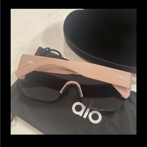 Alo women’s sunglasses